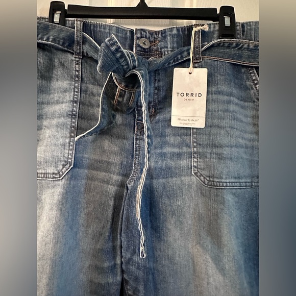 NWT Torrid Straight Vintage Stretch Mid-Rise Utility Pocket Jean Size 18s - Picture 6 of 12
